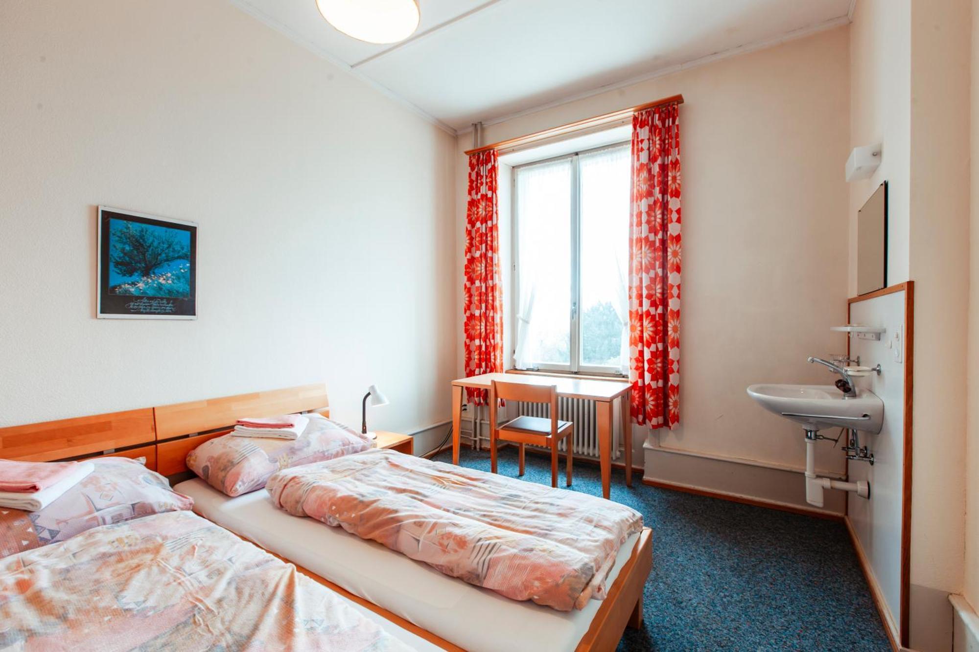 Hotel Chrischona Berg Bettingen Zimmer foto